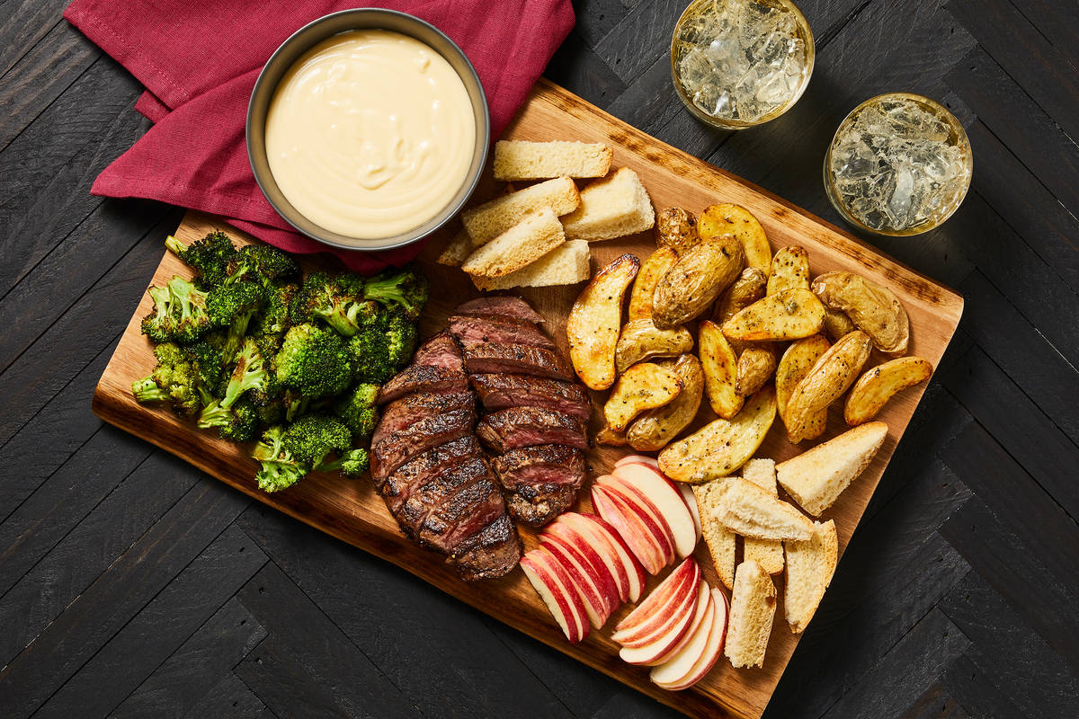 Beef Tenderloin & Cheddar-Gouda Fondue