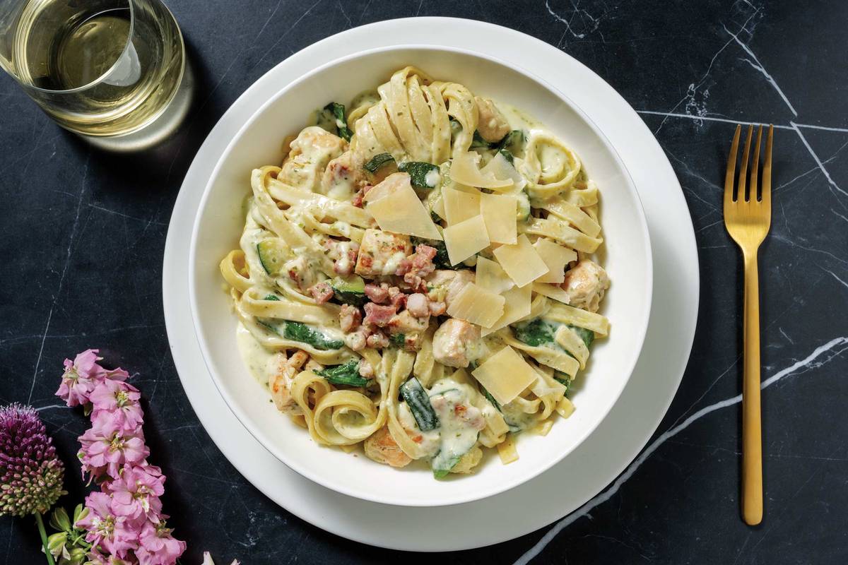 Creamy Chicken & Bacon Alfredo Fettuccine