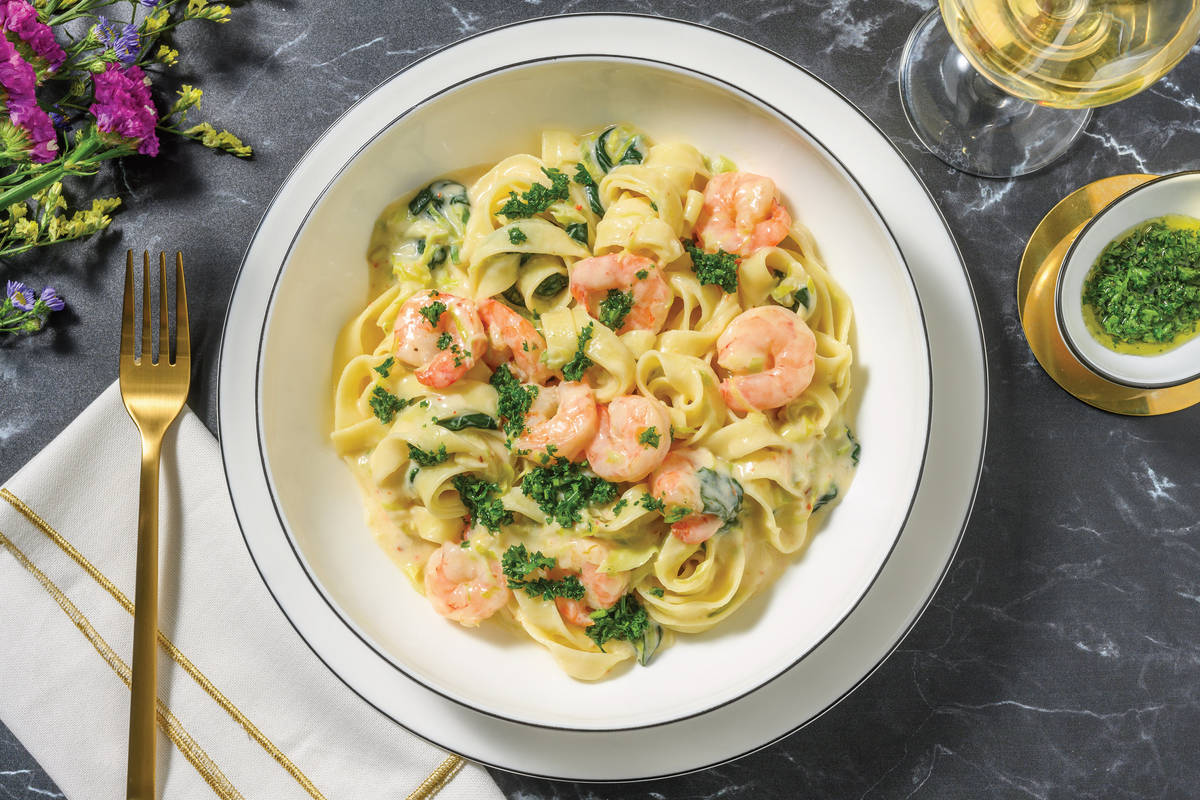 Creamy Garlic Prawn Fettuccine