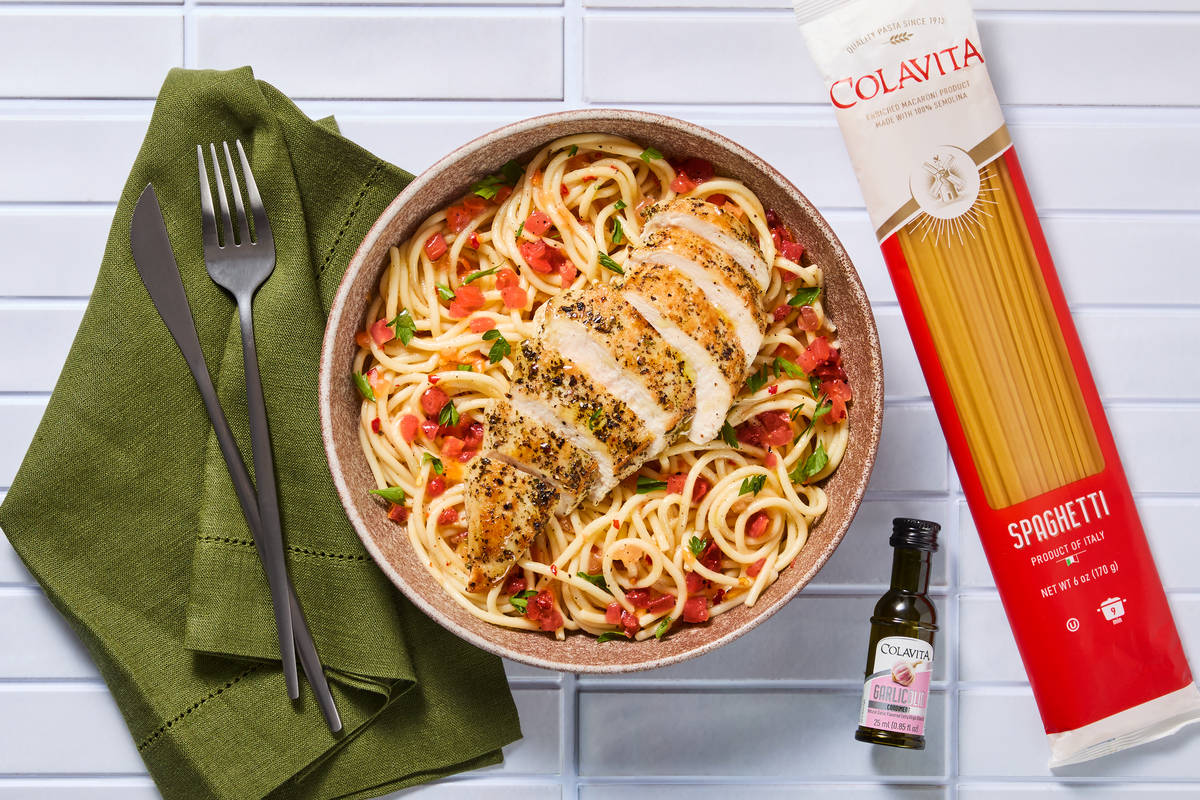Neapolitan Aglio E Olio Chicken & Pasta