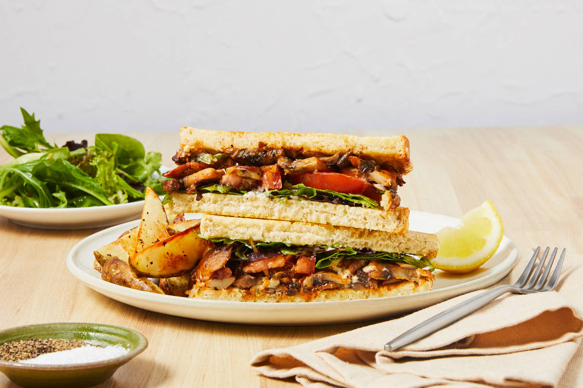 Mushroom & Bacon “MLT” Sandos