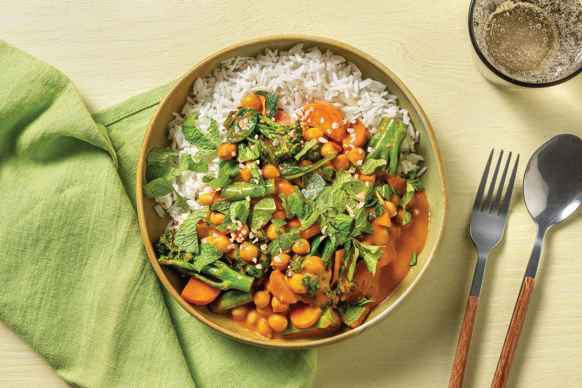 Indian Chicken, Chickpea & Asparagus Curry