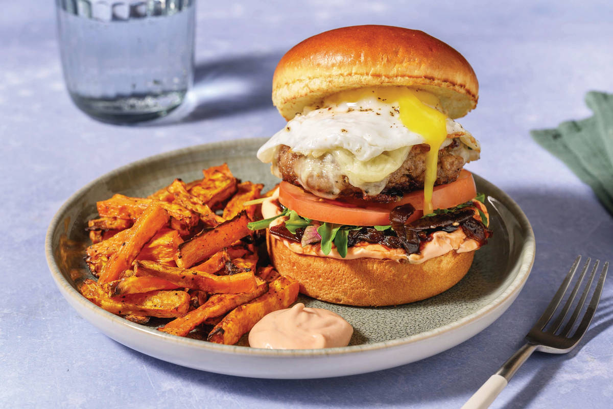 Cheesy Beef & Bacon Burger 