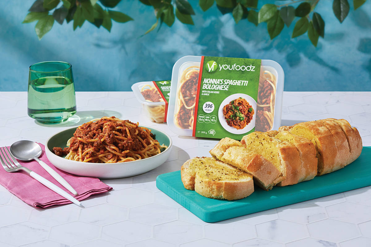Spaghetti Bolognese & Garlic Bread Bundle