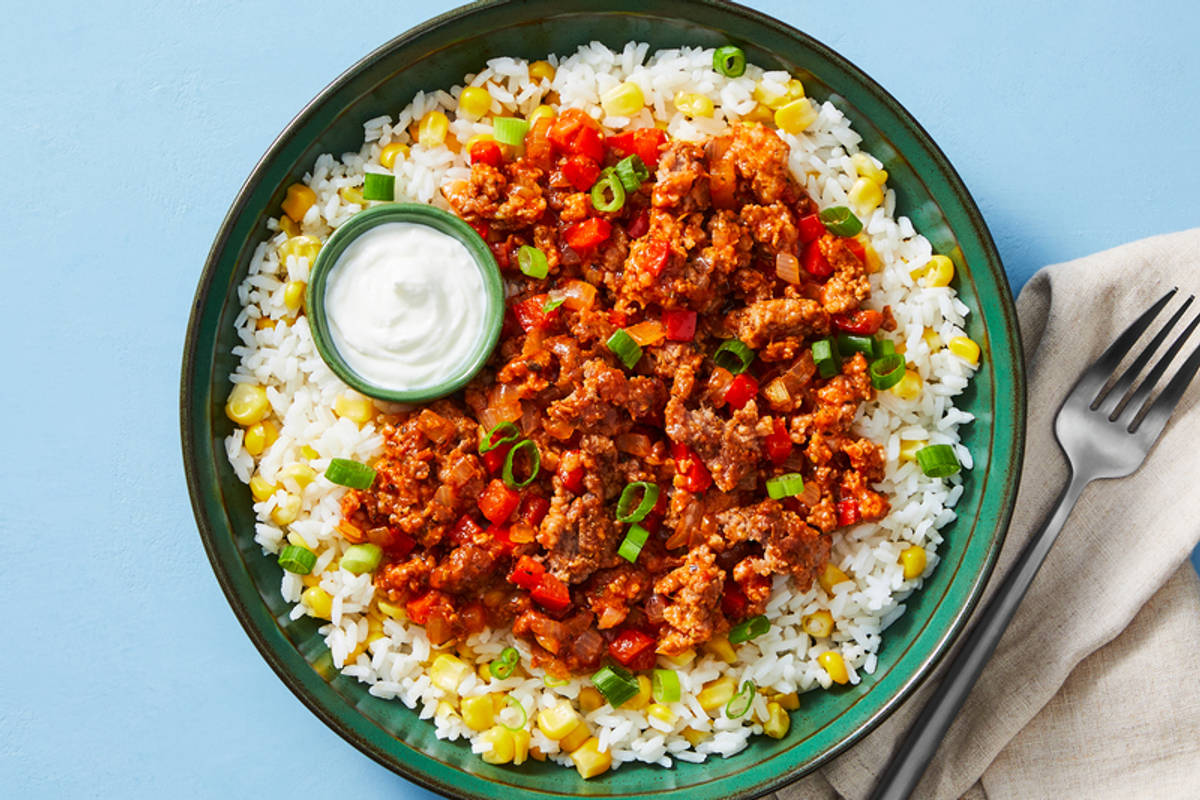 Bols au riz et à l'émincé protéiné à base de plantes façon du Sud