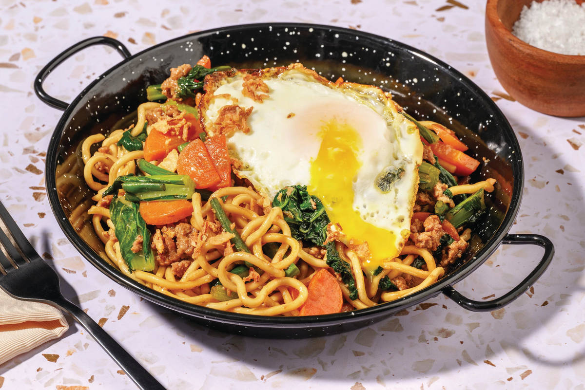 Sesame-Hoisin Plant-Based Mince Noodles & Sautéed Veg