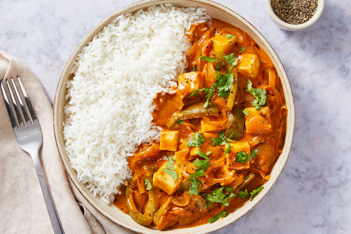 Grilling Cheese Tikka Masala with Rice
