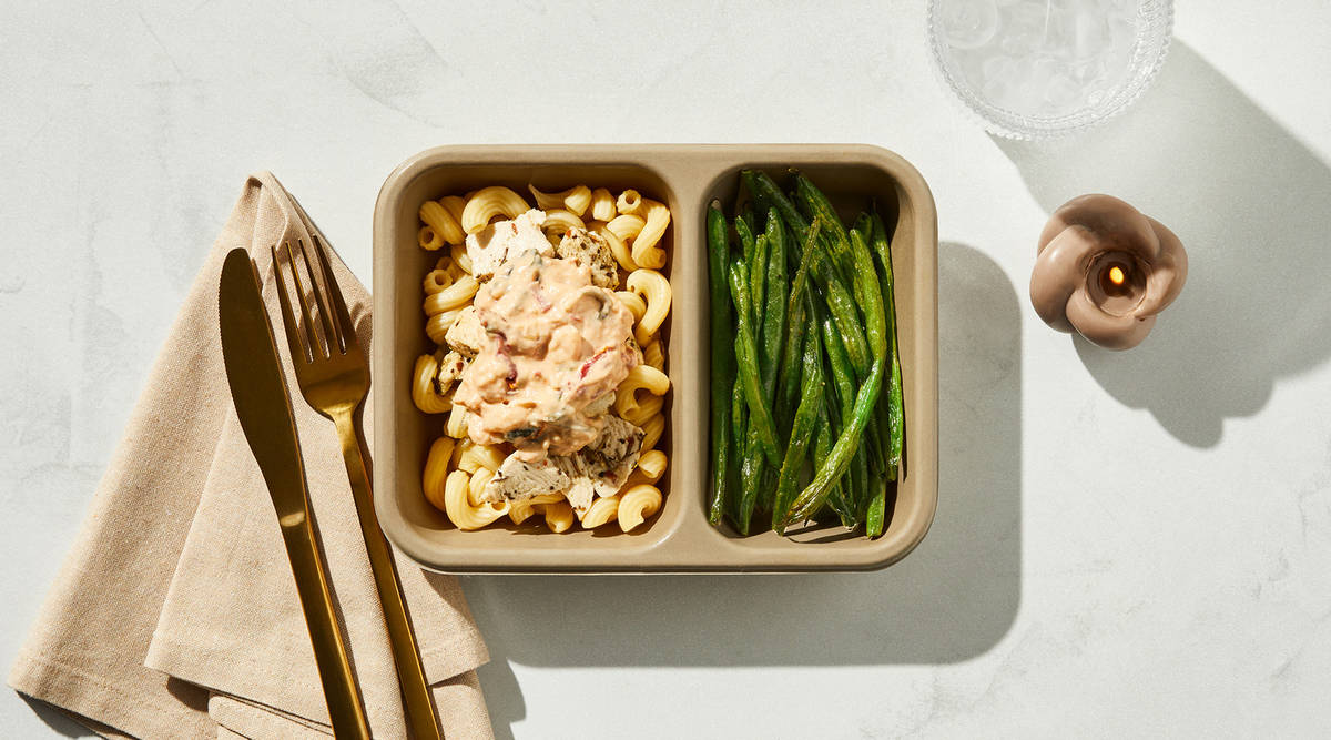 Ready-to-Heat: Parmesan & Sun-Dried Tomato Chicken Cavatappi
