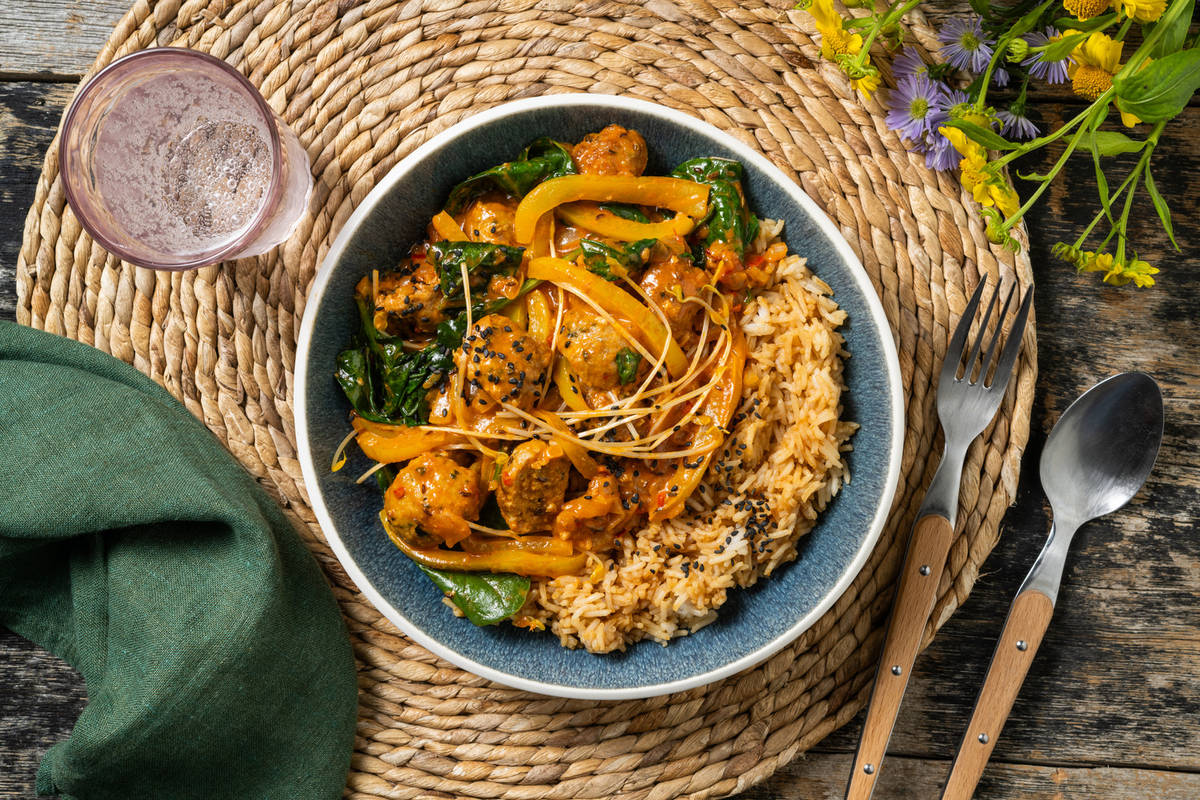 Kipgehaktballetjes in romige curry