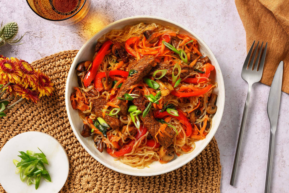 Koreaanse stijl stir-fry met bulgogi biefstukreepjes