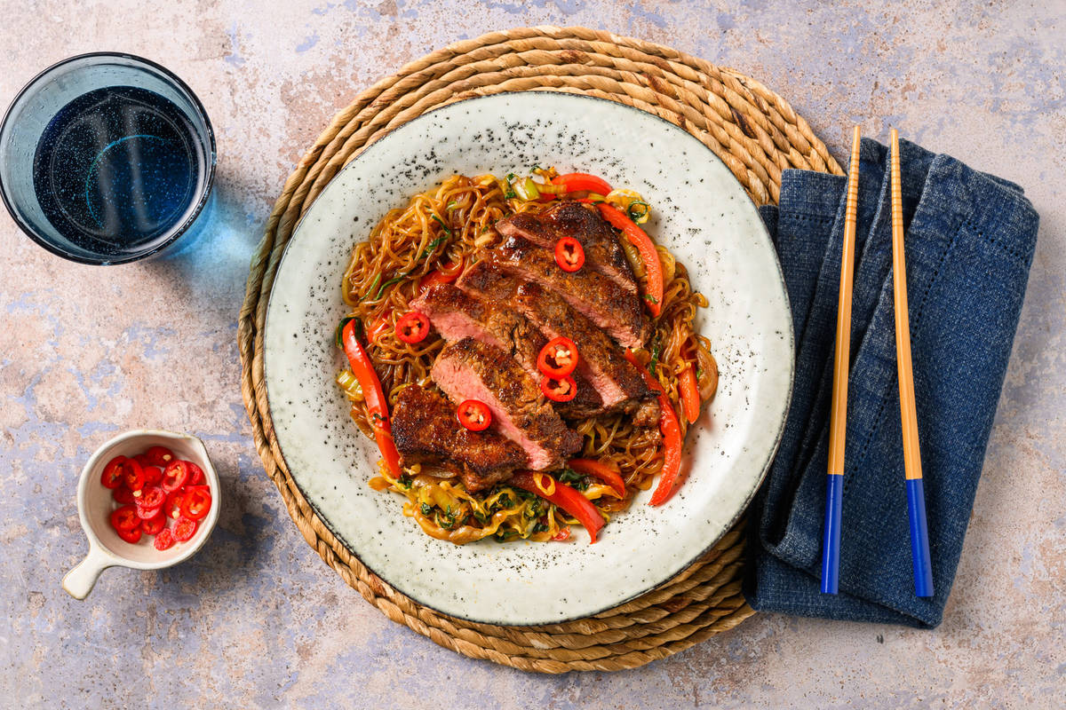 Ponzu steak met rijstnoedels