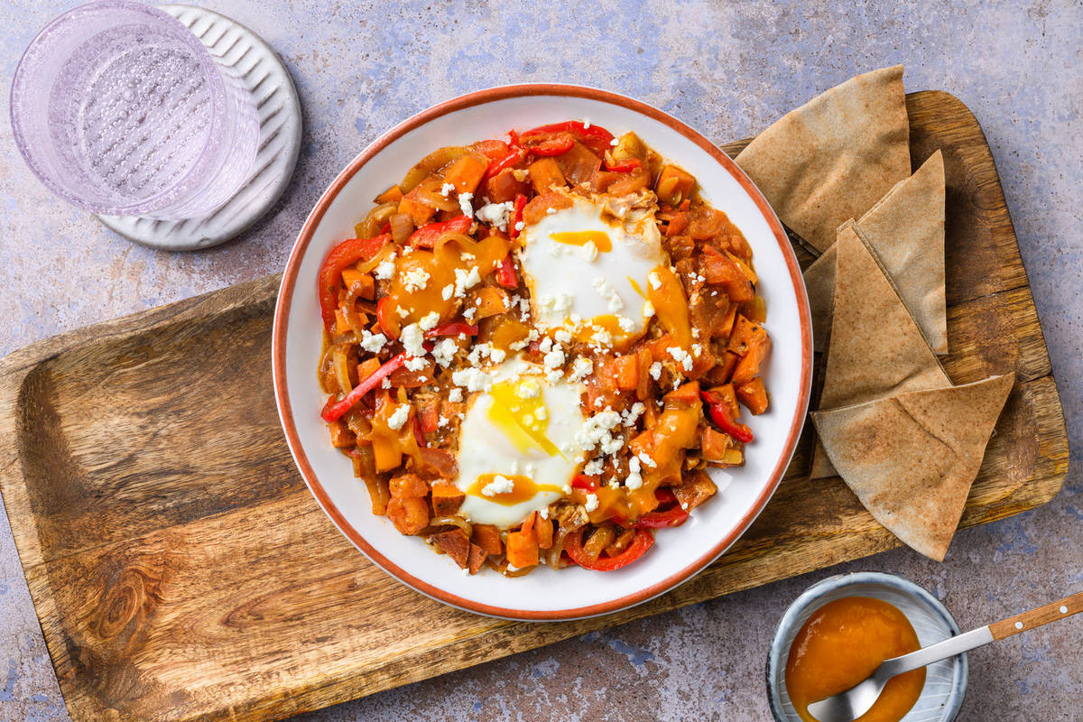 Shakshuka met feta en zoete aardappel