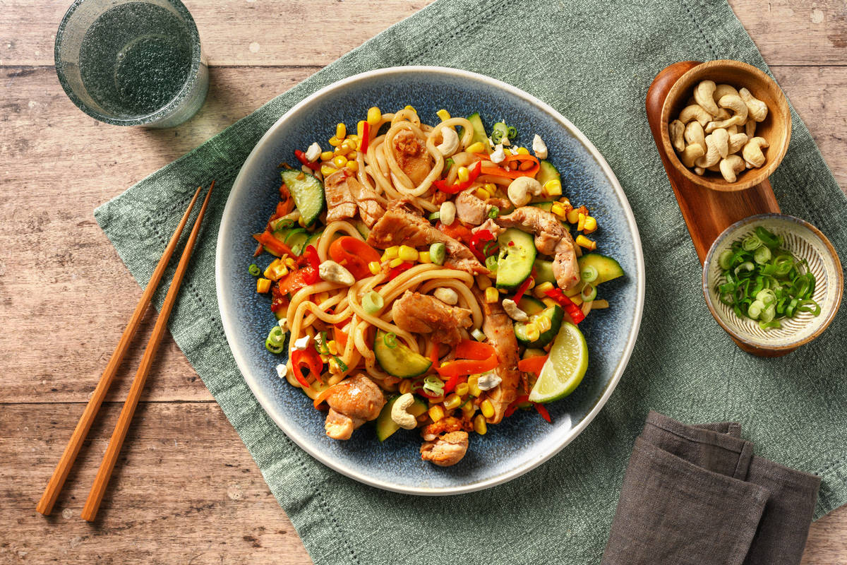 Aziatische udonnoedels met kip
