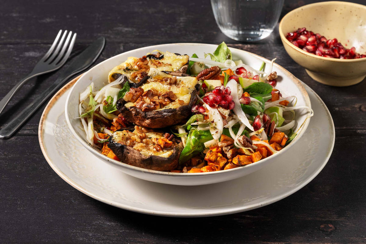 Gevulde portobello met brie, granaatappel en walnoten