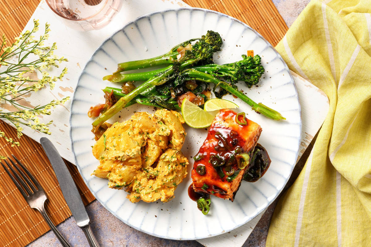 Teriyaki zalm met knoflook-sesam aardappels