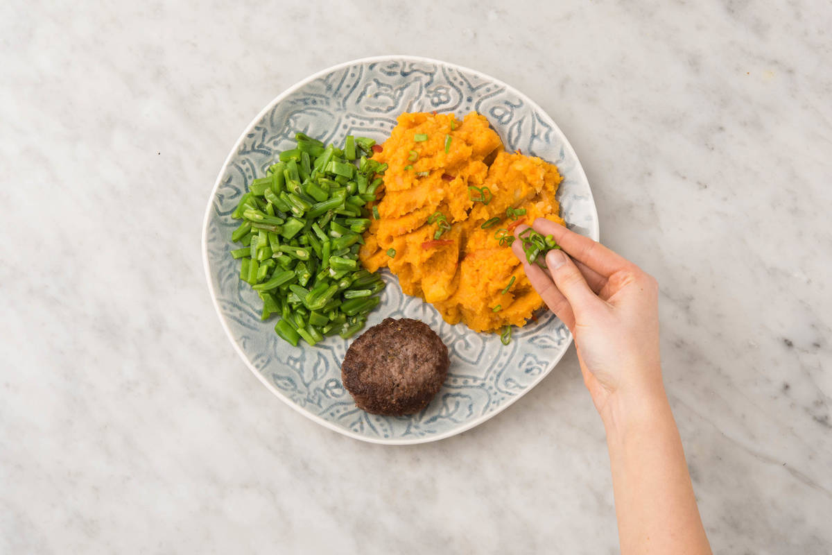 Double protein - Duitse biefstuk met pittige puree van zoete aardappel