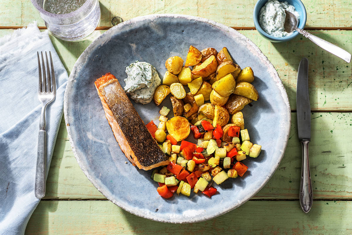 Salmón con mayonesa de eneldo