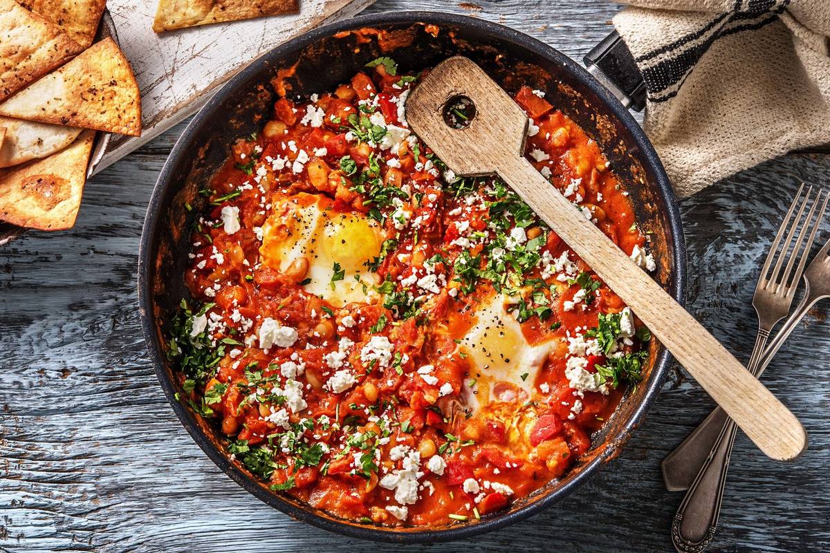 Chakchouka à la mexicaine et chips de tortilla maison