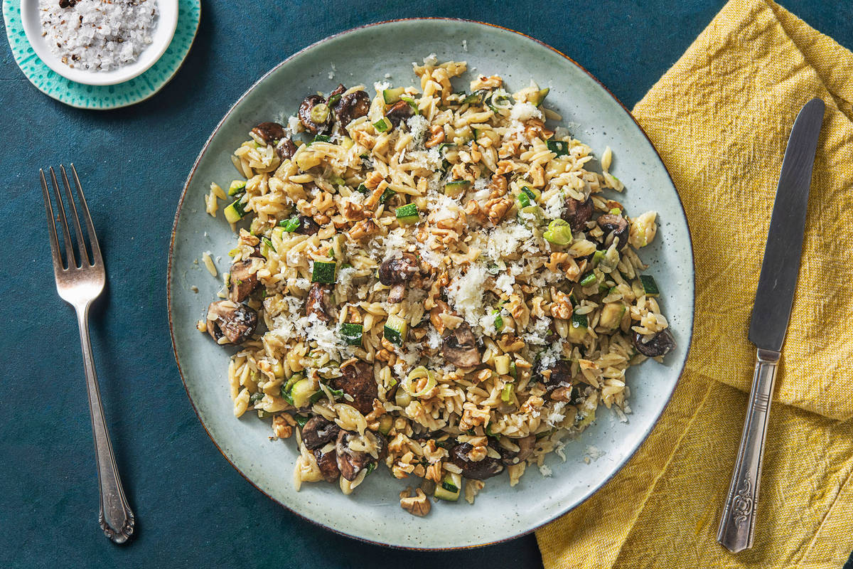 Risotto d’orzo à la courgette et aux champignons poêlés