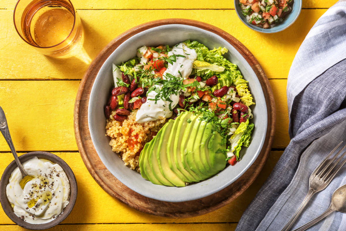 Mexikanische Quinoa Bowl mit Limettenjoghurt