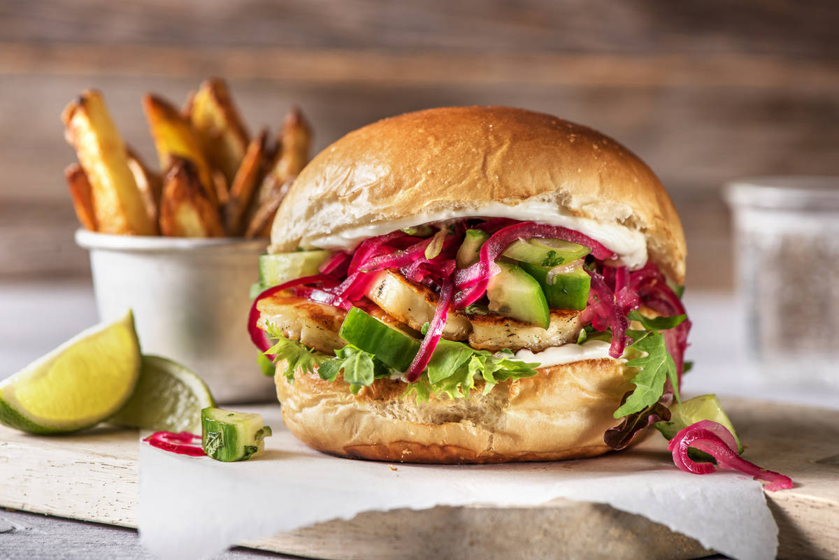 Hamburguesa de queso estilo chipriota a la plancha