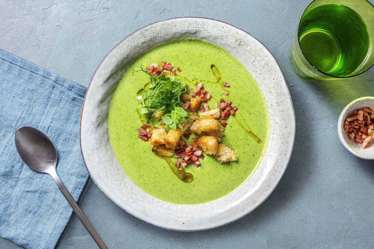 Velouté de pommes de terre et de poireaux au cresson et à la crème