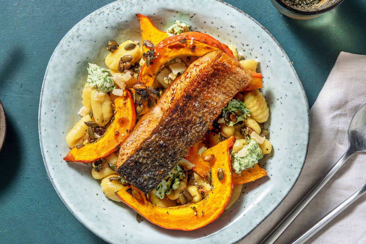 Gnocchi mit Lachsfilet und Ofenkürbis 