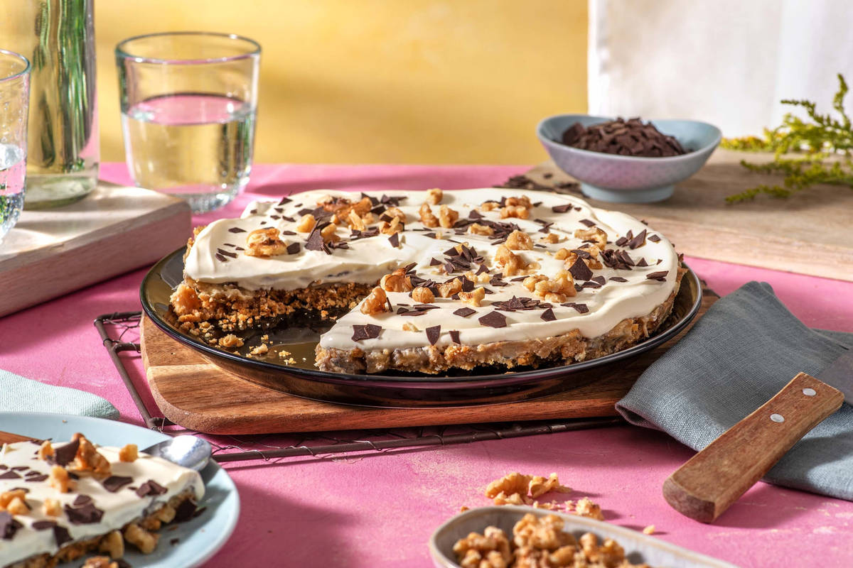 Banaan-slagroomtaart met speculaas- en stroopwafelbodem