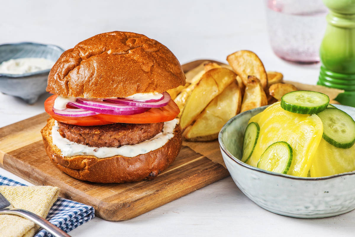 50-50 Burger op een tomatenbroodje