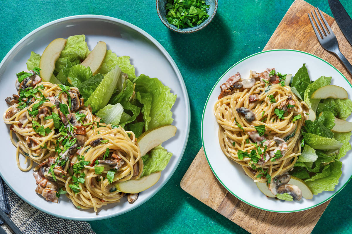 Spaghetti carbonara med strimlad kycklingbröstfilé