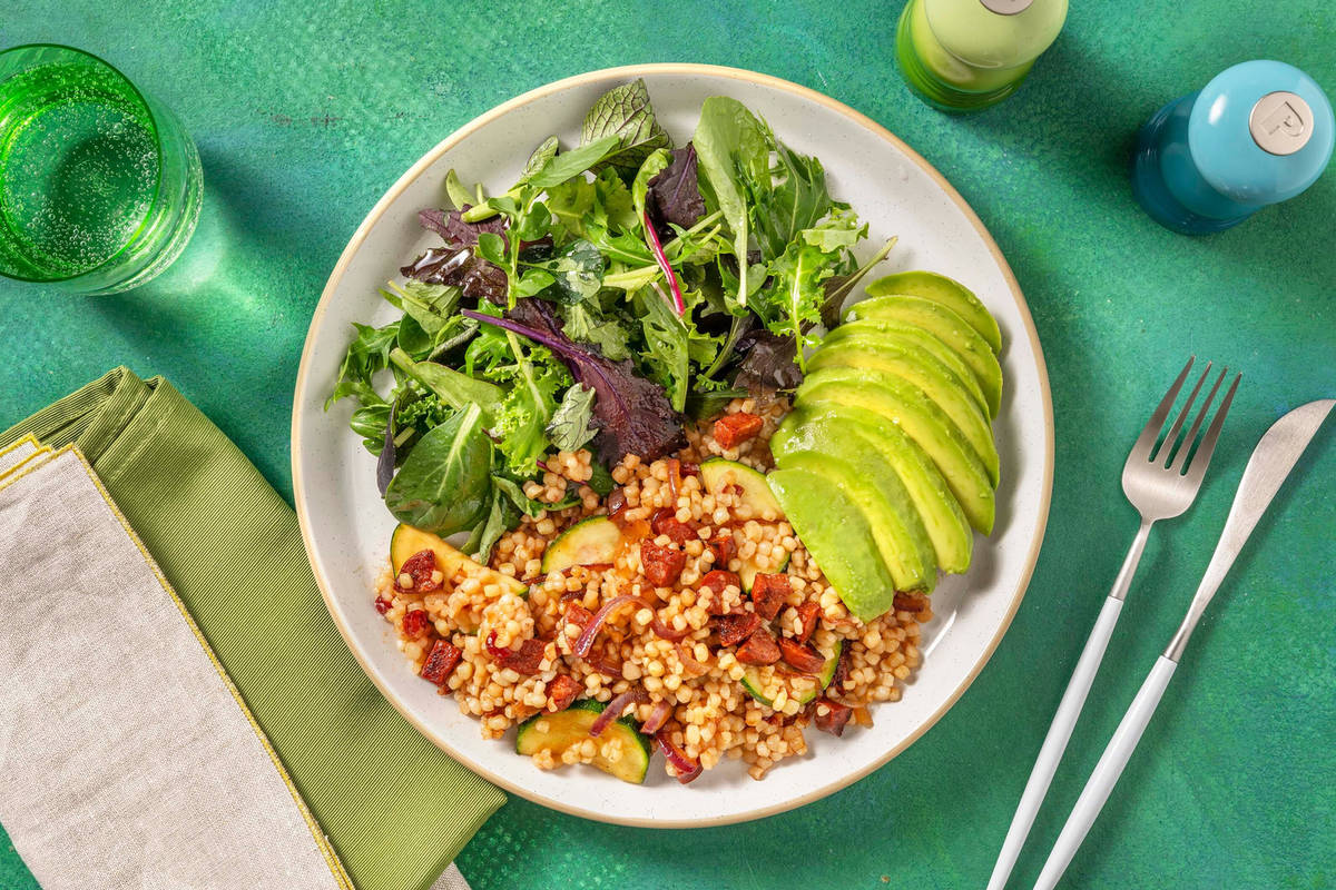 Parelcouscous met chorizo en courgette