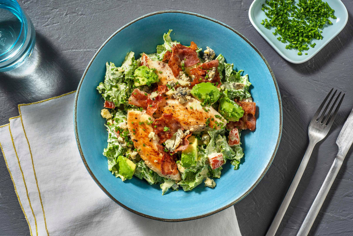 Salade Cobb : poulet, lardons & avocat