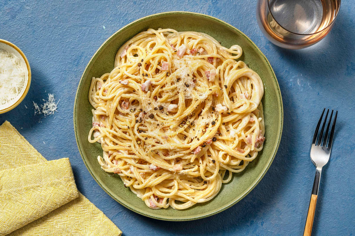 Spaghetti al pesto bianco di ricotta, pecorino e noci