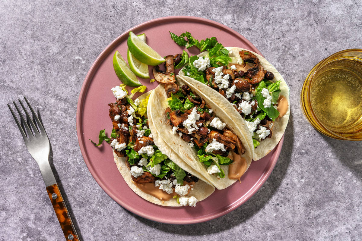 Tacos veggie ai fagioli rossi e formaggio greco