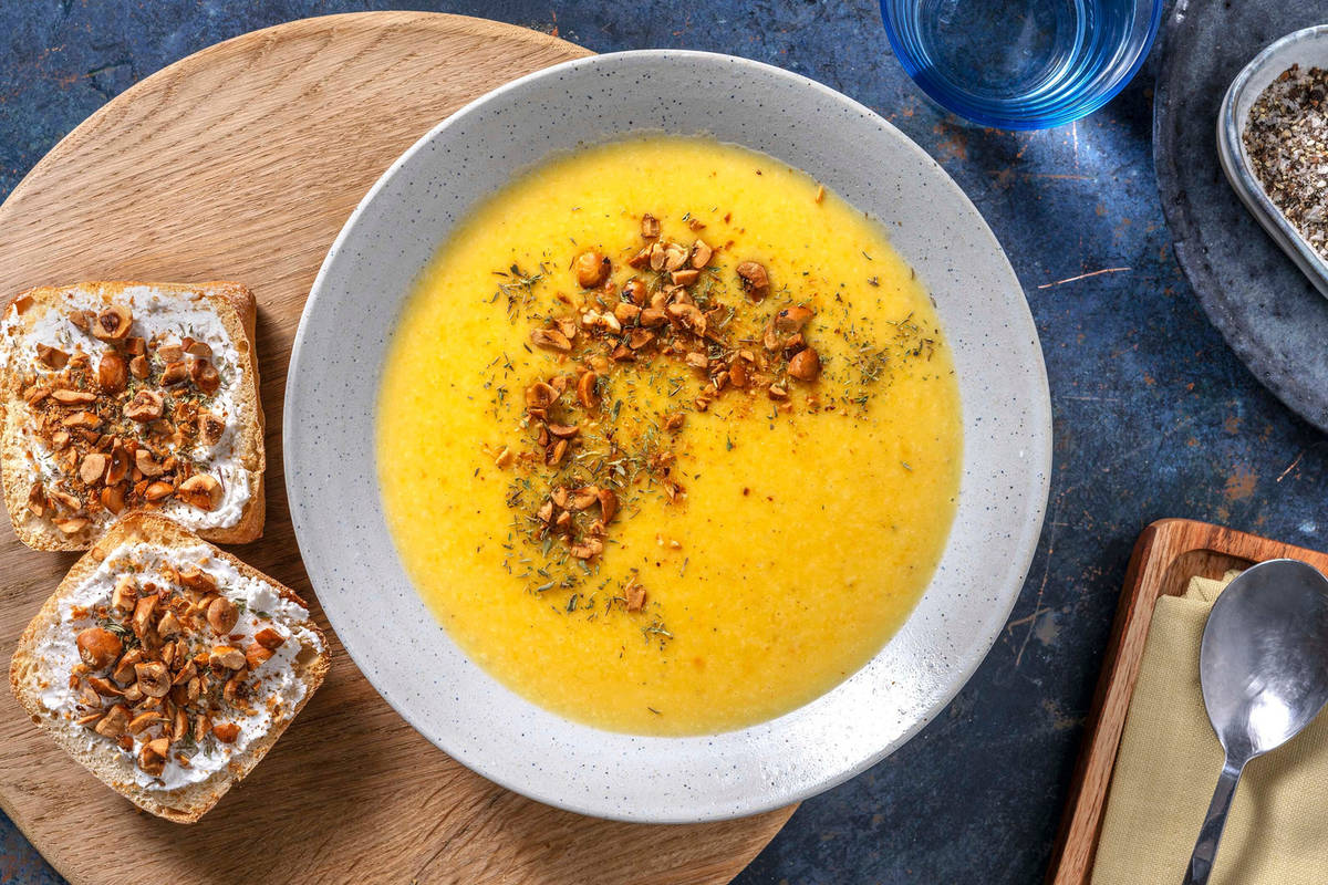 Velouté de panais, coco & noisettes