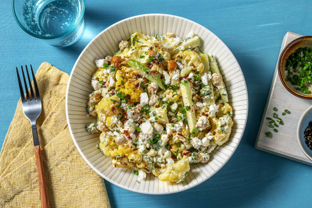 Insalata di cavolfiore arrosto e formaggio greco
