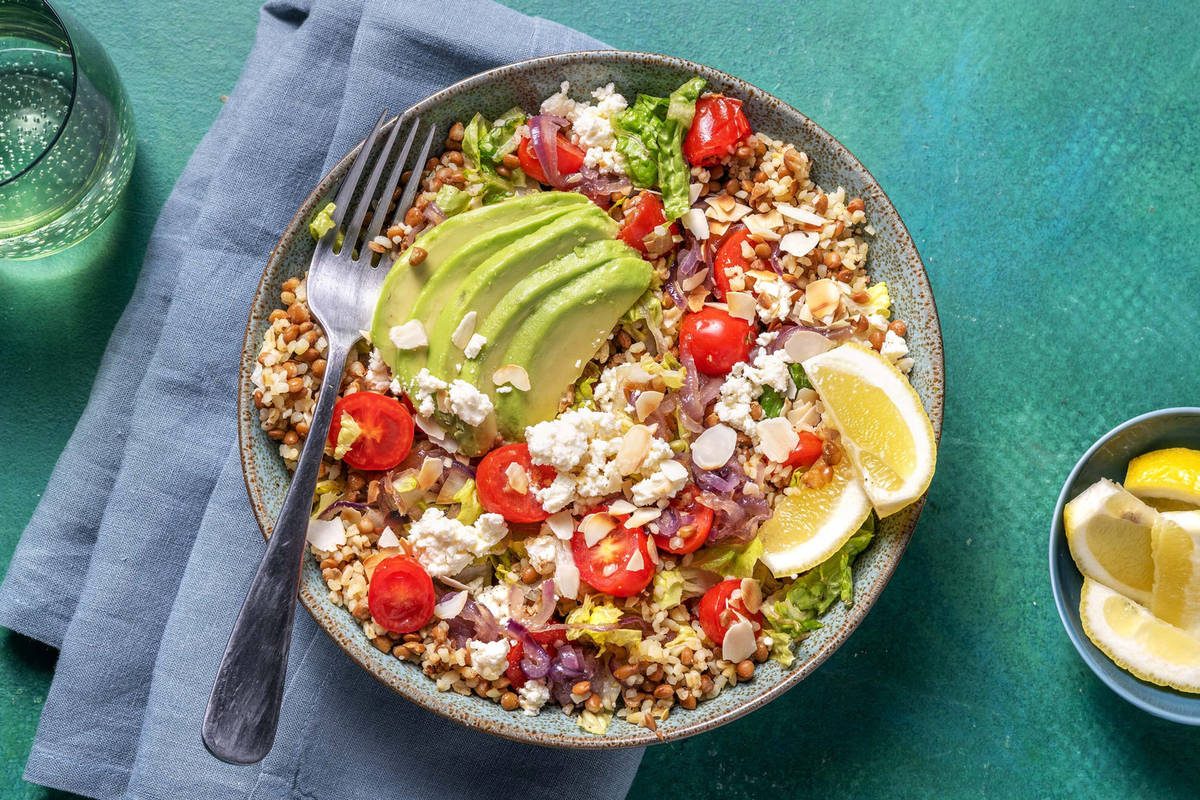 Insalata di bulgur, lenticchie e avocado