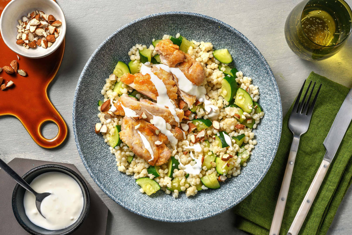 Scaloppine di pollo alla paprika con couscous gigante