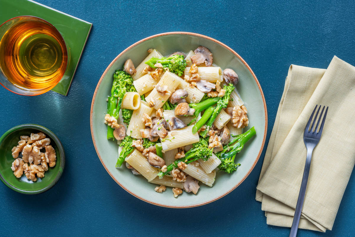 Quick Creamy Truffle Chicken, Bacon and Mushroom Rigatoni 