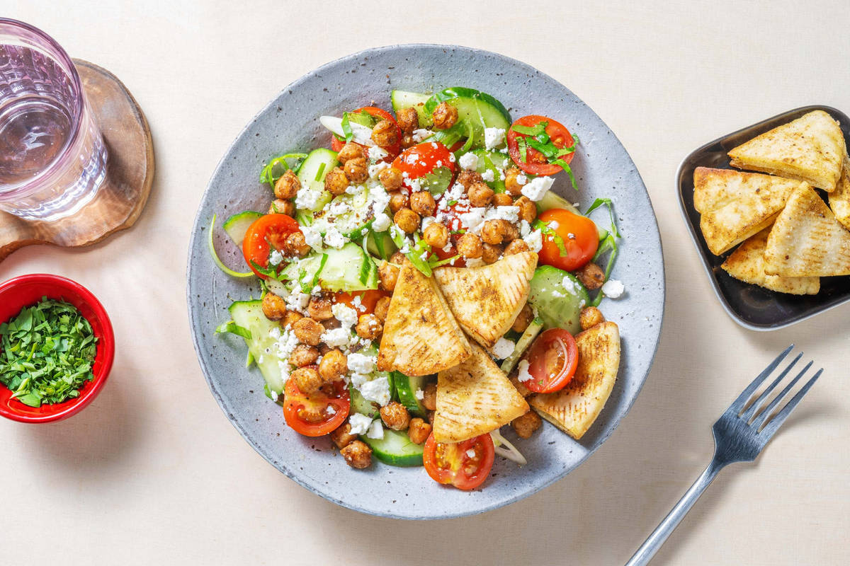 Insalata Fattoush con ceci speziati