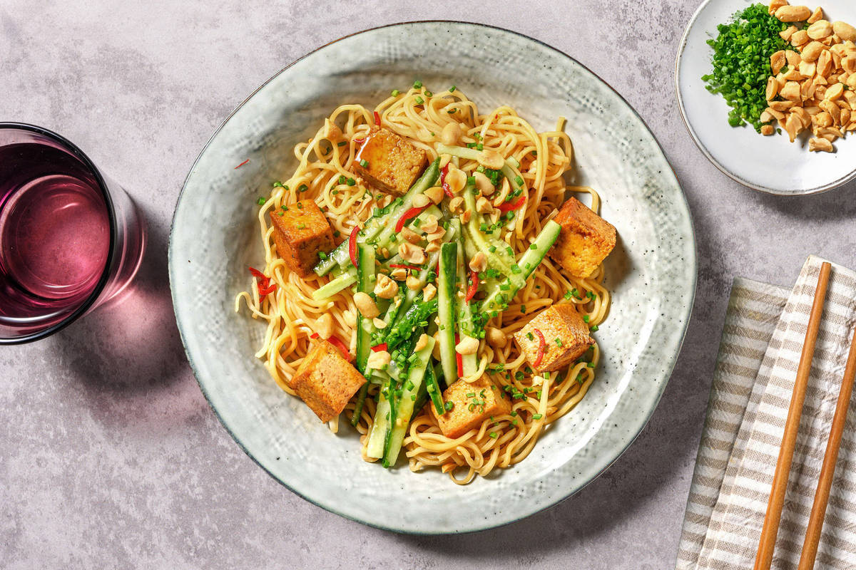 Noodles aromatici al tofu in agrodolce