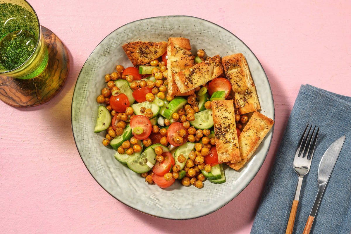 Insalata fattoush con ceci speziati