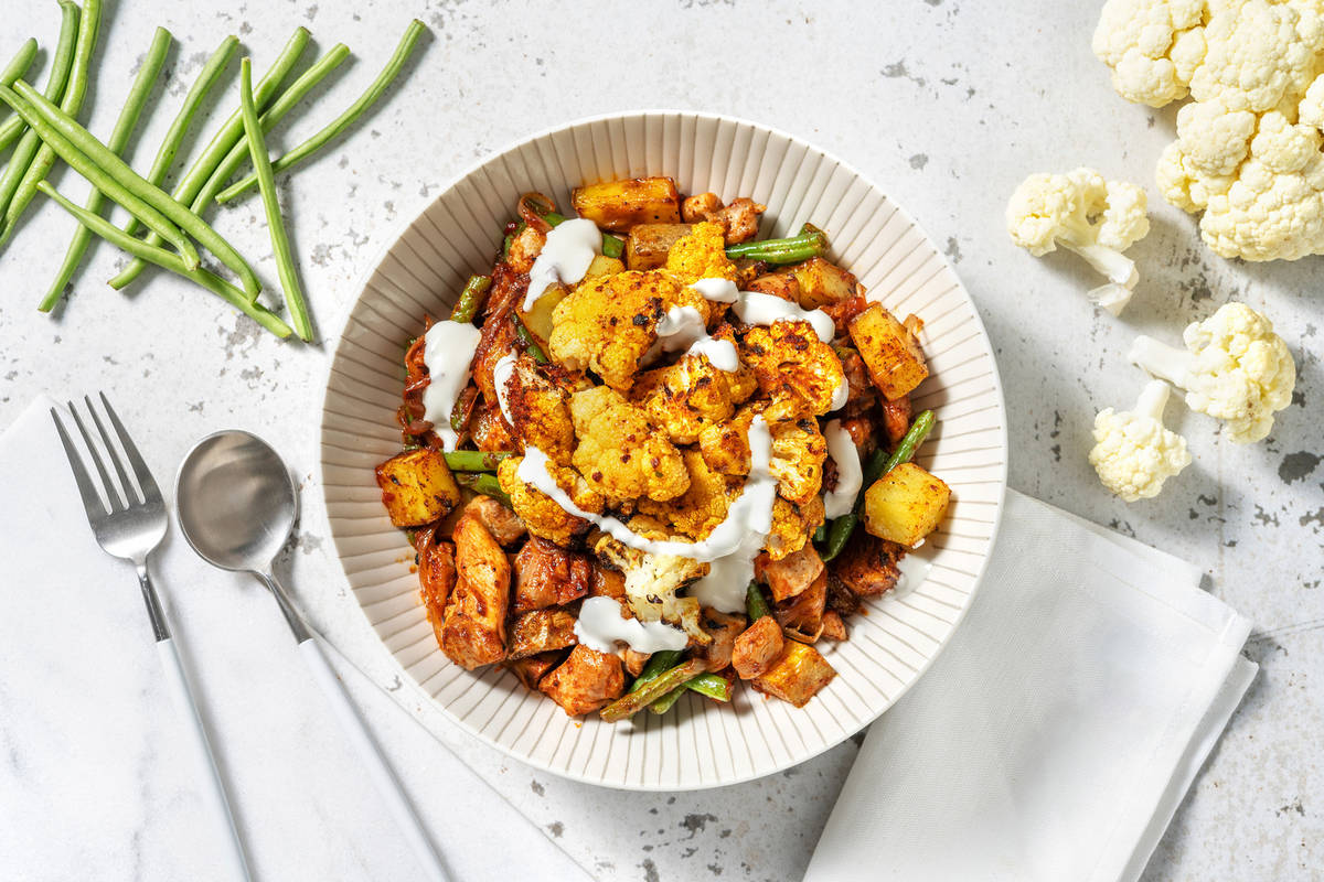 Traybake kip met harissa en geroosterde bloemkool