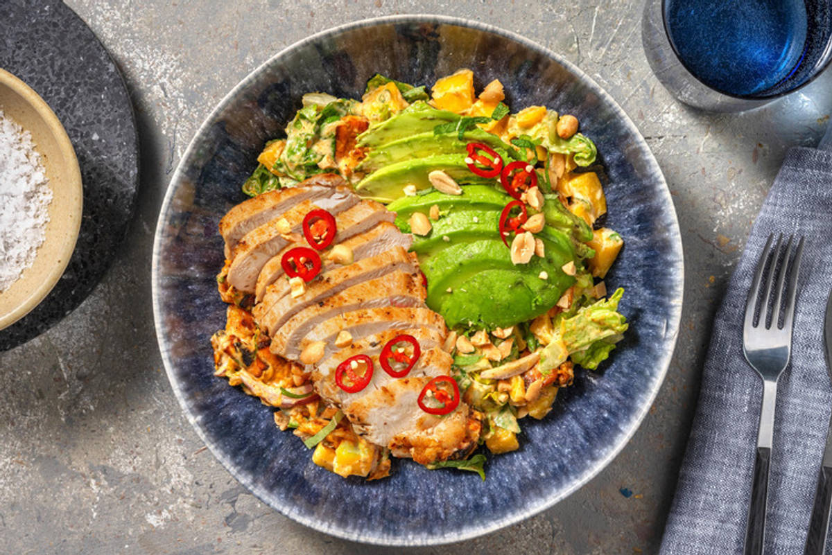 Tropische Salat-Bowl mit extra Hähnchen