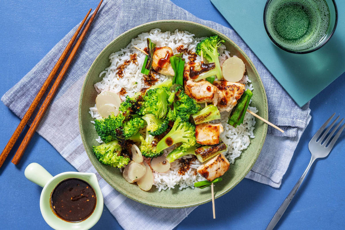 Kip yakitori met zoete Aziatische saus en gomasio
