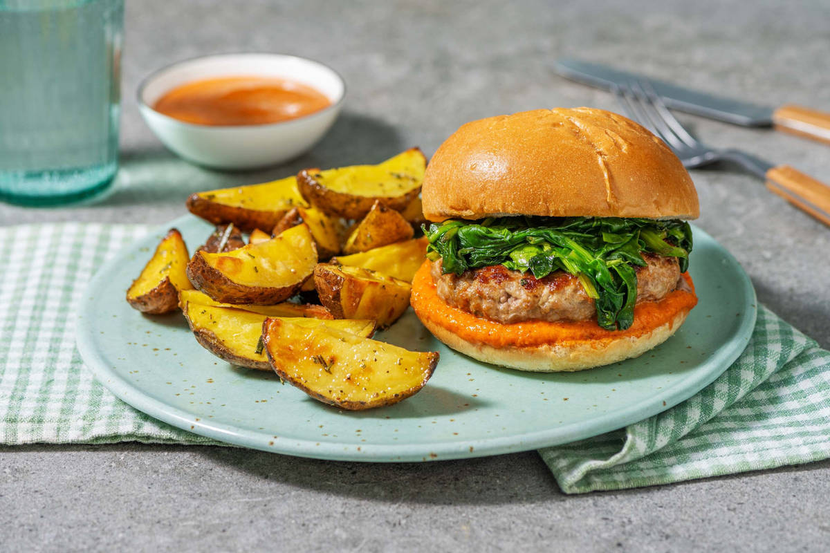Hamburger di salsiccia con crema di peperoni 