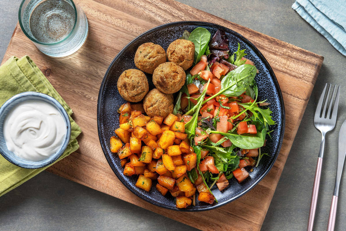 Batata harra libanaises, falafels & salade