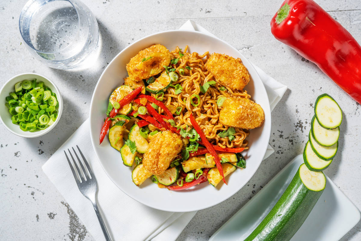 Wok de boulettes thaï & sauce cacahuètes