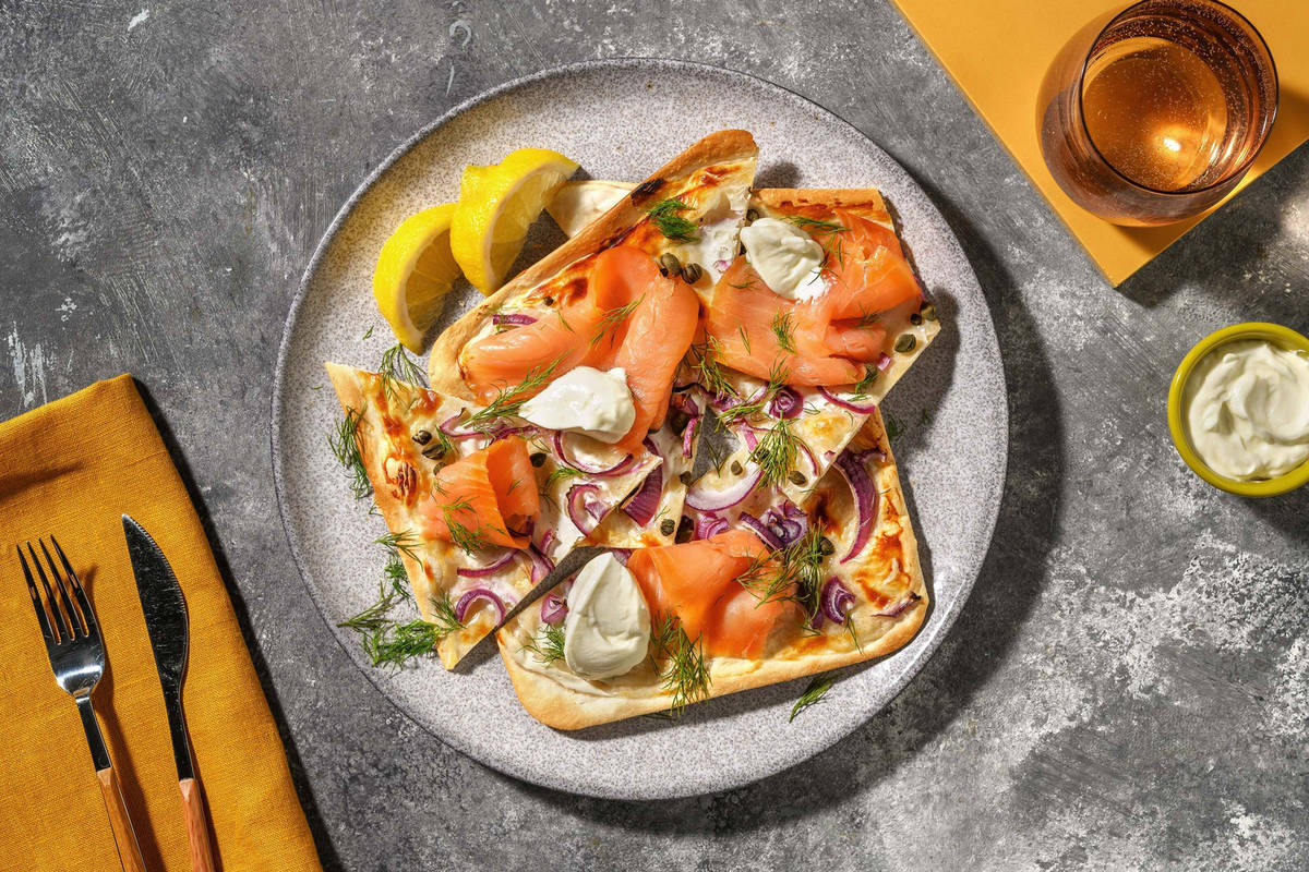 Flammkuchen met gerookte zalm