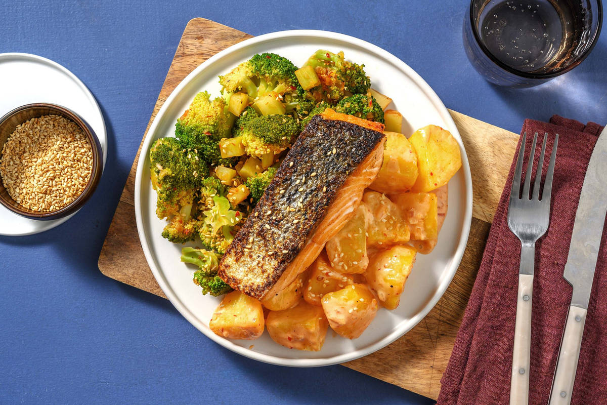 Zalmfilet met geroerbakte broccoli